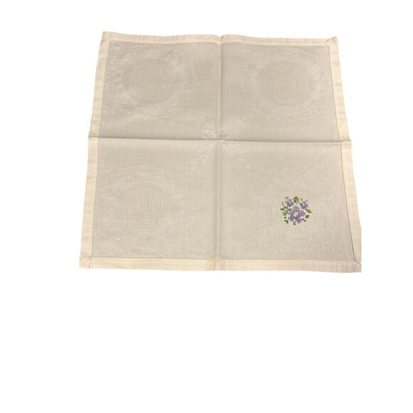 Set Of 6 Vintage Ivory Embroidered Linen Napkins With Floral Cross-Stitch Design - Picture 11 of 16